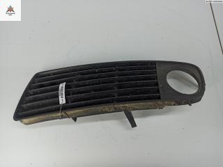 заглушка (решетка) в бампер Audi A6 4B/C5 2000, 2.5 л., дизель, АКПП, серый, универсал, 4B0807681S
