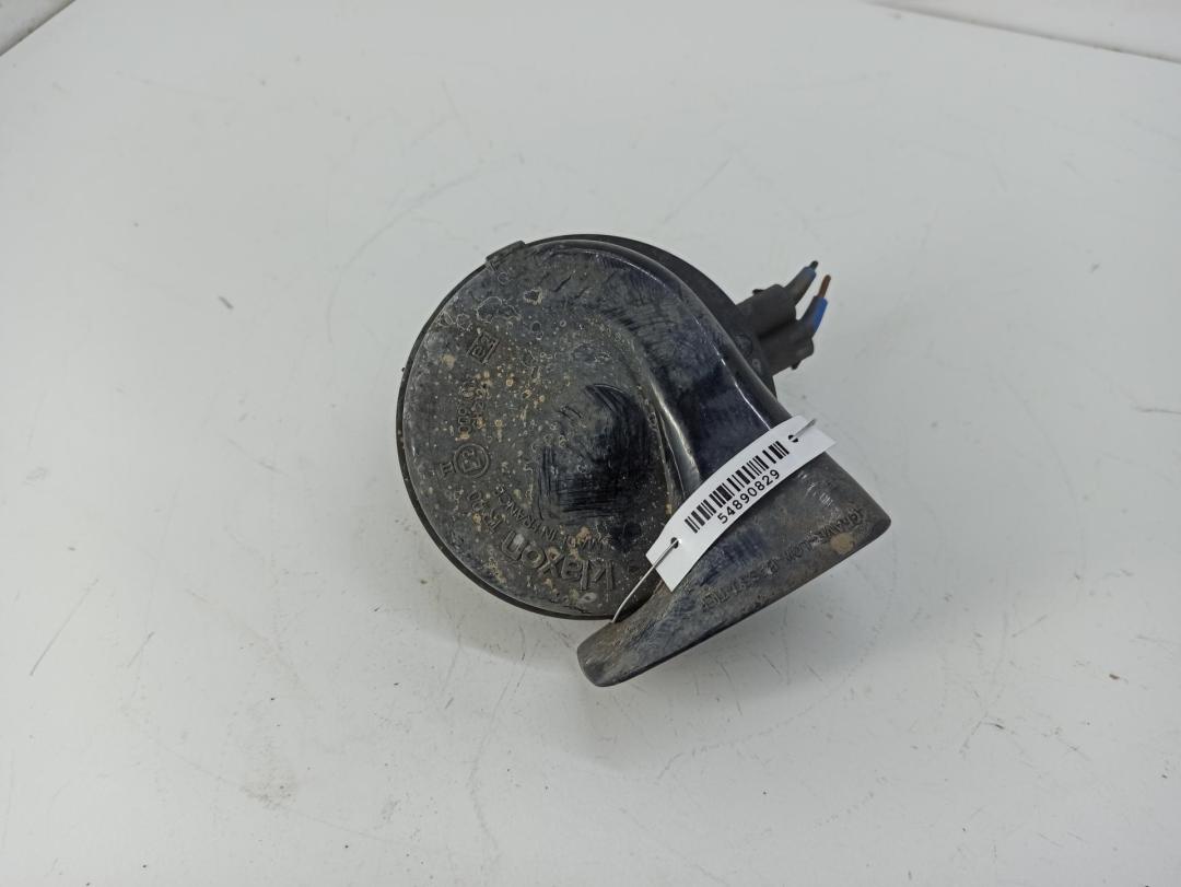 сигнал (клаксон) Audi A4 B5 1995, 1.8 л., бензин, МКПП, синий, седан, 0091001
