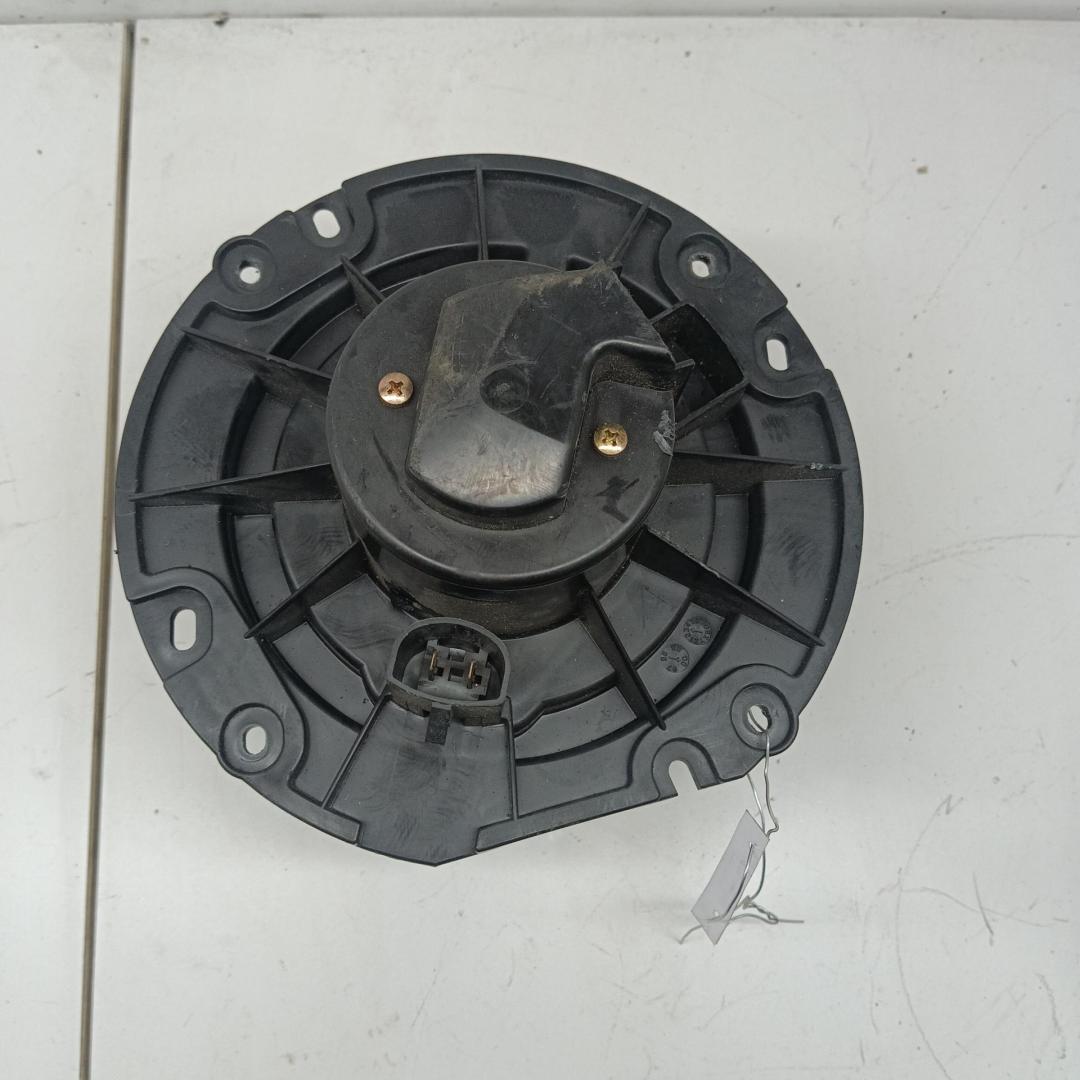 моторчик печки Ford Windstar 2 поколение 2000, 3.0 л., бензин, АКПП, синий, минивэн, AY166100 - фото №1