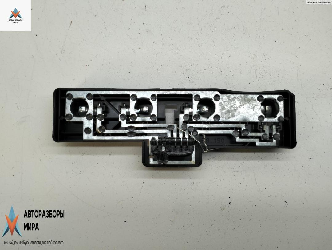 панель заднего левого фонаря Skoda Octavia mk1 (A4 1U) 2004, 1.6 л., бензин, МКПП, серый, универсал, 1U9945257 - фото №1