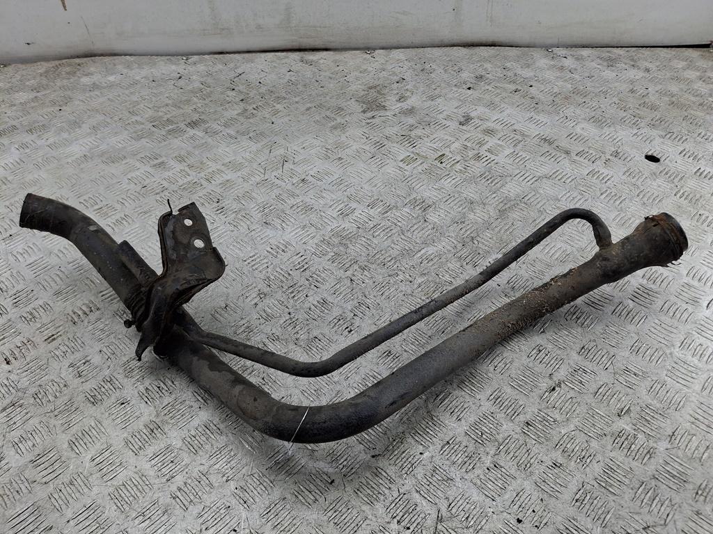 горловина топливного бака Nissan Almera Tino 2002, 2.2 л., дизель, МКПП, чёрный, минивэн