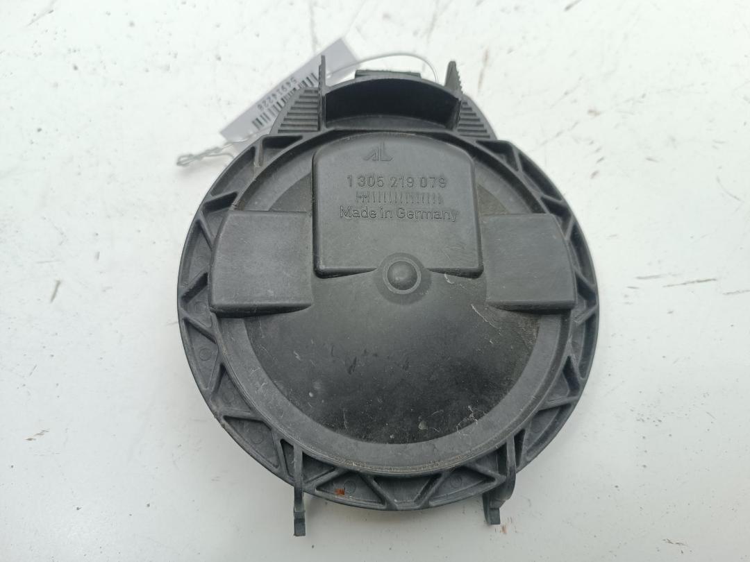 Крышка (заглушка) задняя фары Mercedes-Benz C-Класс W203/S203/CL203 2003, 2.2 л., дизель, МКПП, чёрный, седан, 1305219079 - фото №1