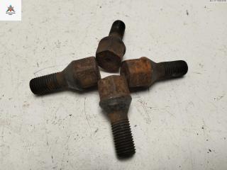 болт колесный Renault Megane 1 поколение [рестайлинг] 2001, 1.9 л., дизель, МКПП, красный, универсал, 8200030701