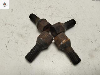 болт колесный Renault Megane 1 поколение [рестайлинг] 2001, 1.9 л., дизель, МКПП, красный, универсал, 8200030701