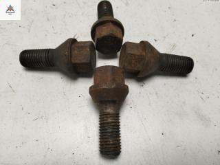 болт колесный Renault Megane 1 поколение [рестайлинг] 1999, 1.6 л., бензин, МКПП, синий, универсал, 8200030701