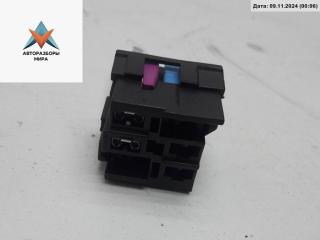 разъем (фишка) проводки Skoda Fabia 2 поколение (5J) 2007, 1.2 л., бензин, МКПП, красный, хетчбэк 5 дв., 8E0937527