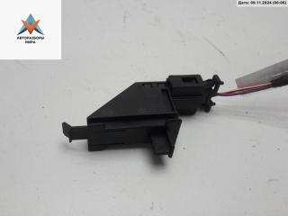 выключатель концевой (концевик) Volkswagen Golf 5 поколение 2005, 1.4 л., бензин, МКПП, серый, хетчбэк 3 дв., 1K0947561