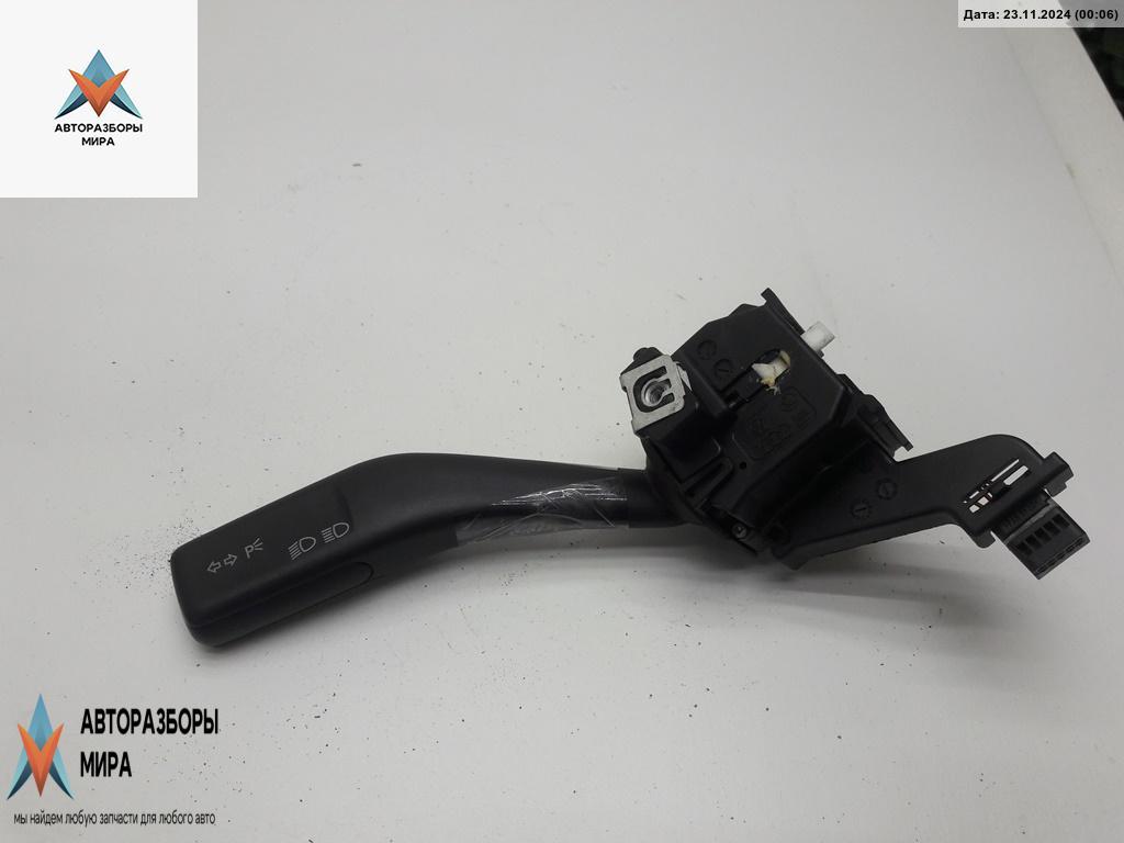 переключатель поворотов Volkswagen Golf 5 поколение 2005, 1.4 л., бензин, МКПП, серый, хетчбэк 3 дв., 1K0953513 - фото №1