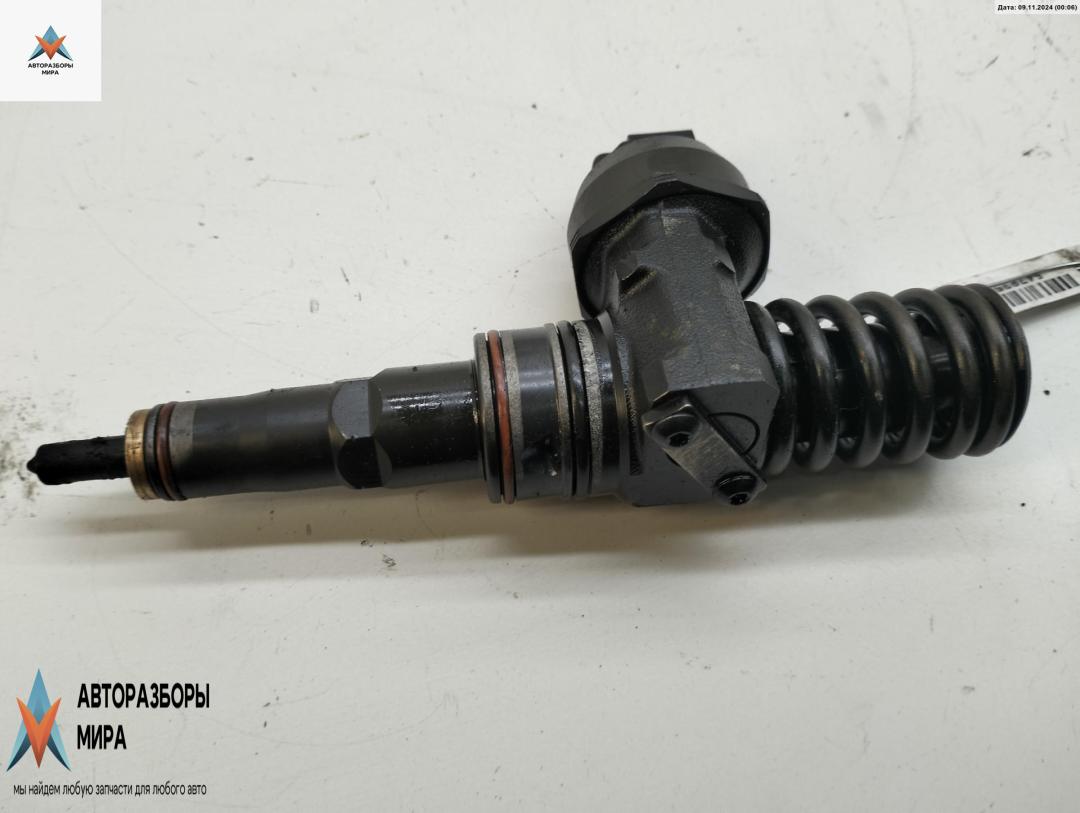 форсунка Volkswagen Golf 4 поколение 2001, 1.9 л., дизель, МКПП, серый, хетчбэк 5 дв., 038130073AM - фото №1