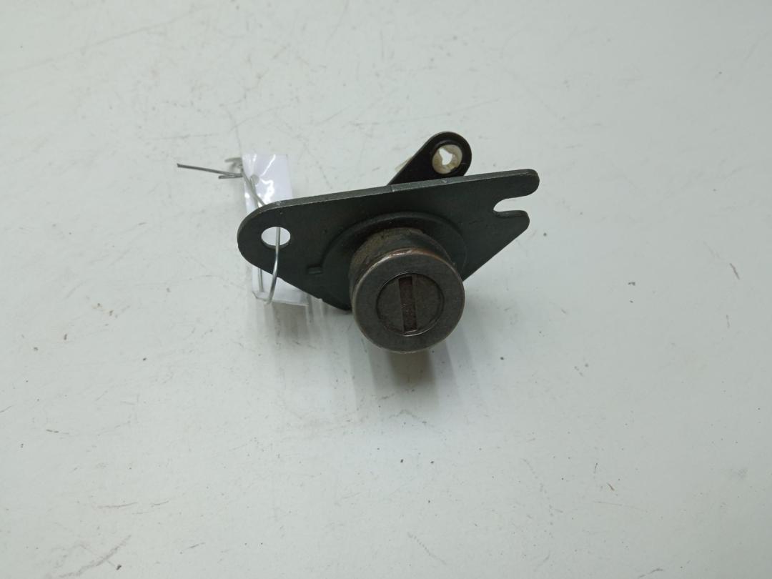 Личинка замка багажника Daewoo Kalos (Aveo) 2003, 1.4 л., бензин, МКПП, серый, хетчбэк 5 дв.