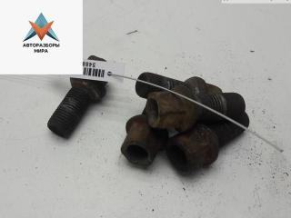 болт колесный Volkswagen Passat B5 1998, 1.9 л., дизель, МКПП, красный, седан