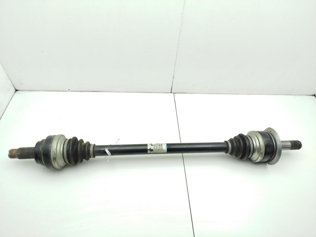 полуось задняя (приводной вал, ШРУС) BMW 7 F01/F02 2012, 3.0 л., гибрид, АКПП, серый, седан, 7601896