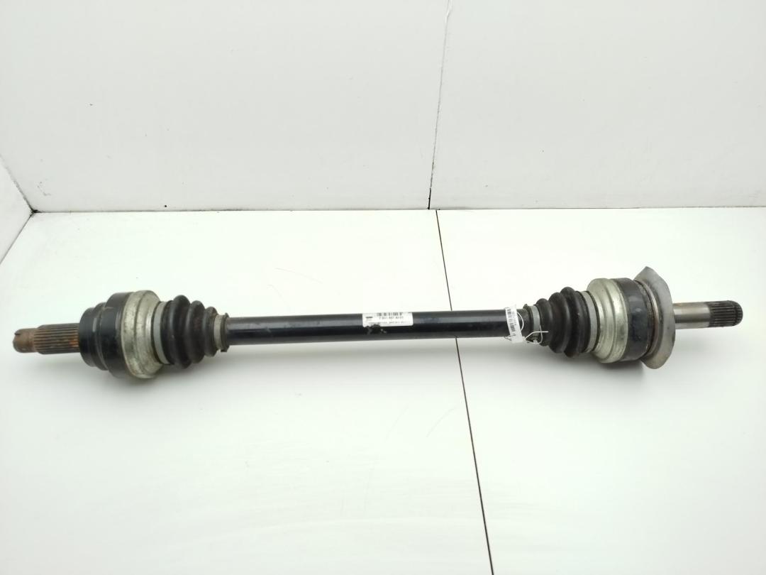 полуось задняя (приводной вал, ШРУС) BMW 7 F01/F02 2012, 3.0 л., гибрид, АКПП, серый, седан, 7601897