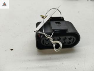 разъем (фишка) проводки Skoda Fabia 1 поколение (6Y) [рестайлинг] 2005, 1.2 л., бензин, МКПП, чёрный, хетчбэк 5 дв., 1J0973735