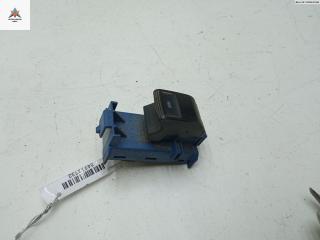 кнопка стеклоподъемника переднего правого Toyota Avensis 3 поколение (T270) 2010, 2.0 л., дизель, МКПП, серый, седан, 84810-05070