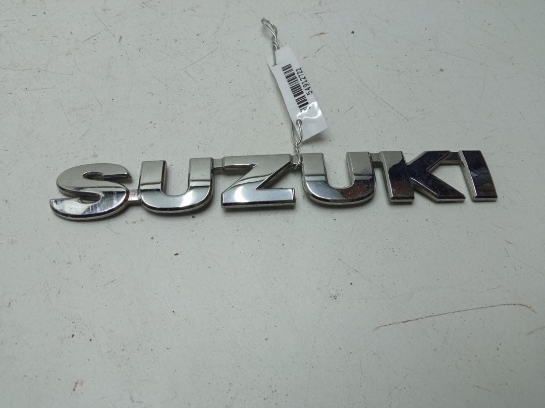 эмблема Suzuki SX4 2008, 1.6 л., бензин, МКПП, красный, внедорожник 5 дв.