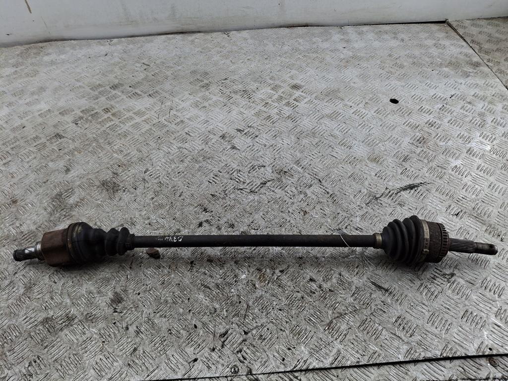 полуось передняя правая (приводной вал, ШРУС) Nissan Almera N16 2001, 1.5 л., бензин, МКПП, серый, хетчбэк 3 дв.