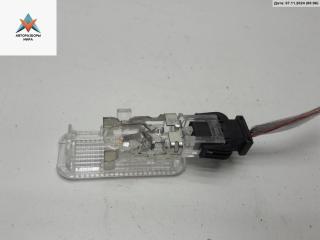 фонарь салона (плафон) SEAT Leon 3 поколение 2014, 1.2 л., бензин, МКПП, белый, универсал, 4B0947415