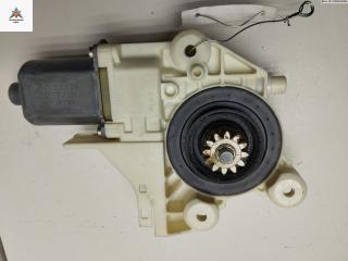 моторчик стеклоподъемника передний правый Ford Focus 2 поколение 2005, 1.6 л., i, бензин, АКПП, серый, универсал, 0130822214