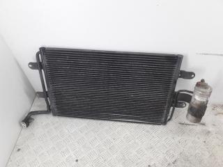 радиатор кондиционера Volkswagen Bora 2000, 1.6 л., бензин, МКПП, чёрный, седан, 1J0820411D