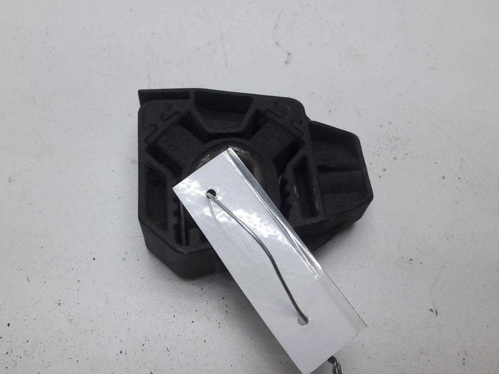 кронштейн радиатора Volkswagen Bora 2000, 1.6 л., бензин, МКПП, чёрный, седан, 1J0806155