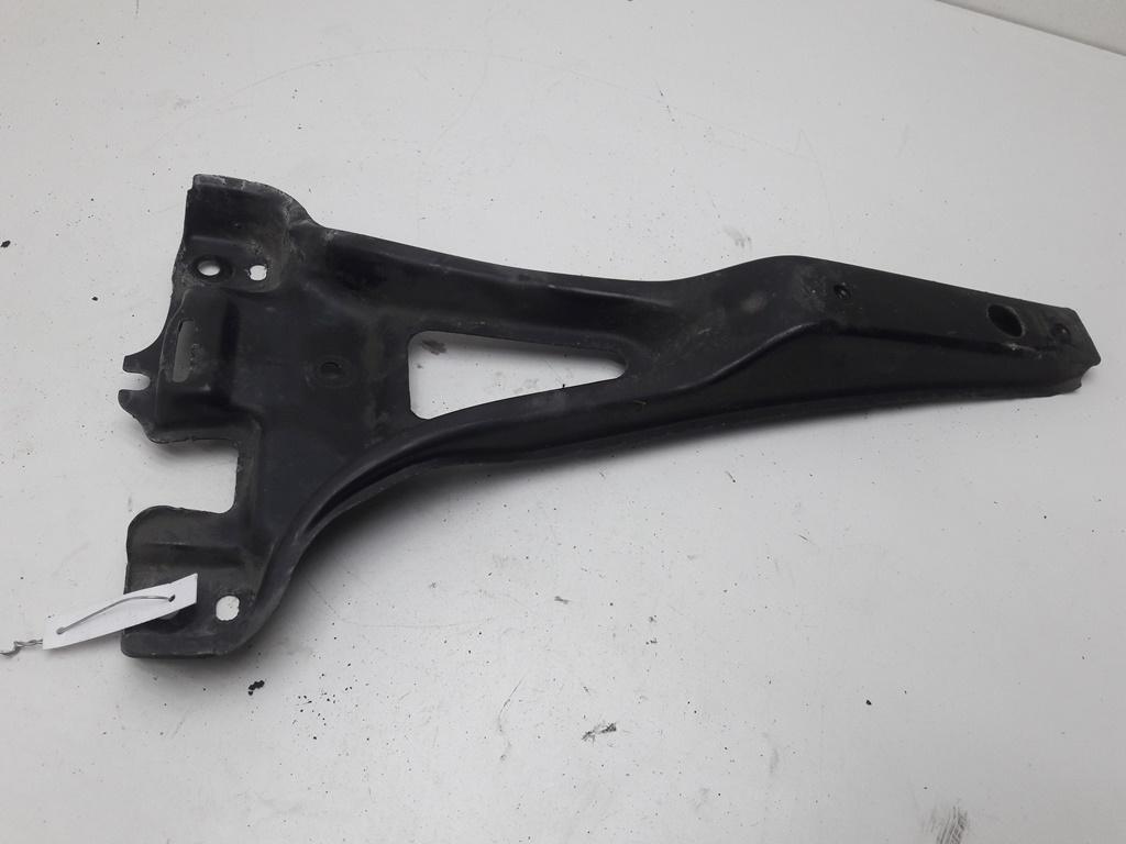 кронштейн (крепление) Volkswagen Golf 4 поколение 1998, 1.4 л., бензин, МКПП, чёрный, хетчбэк 5 дв., 1J0805569B - фото №1