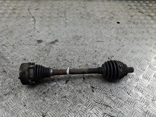 полуось передняя левая (приводной вал, ШРУС) Volkswagen Passat B6 2005, 2.0 л., бензин, МКПП, синий, универсал