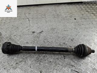 полуось передняя правая (приводной вал, ШРУС) Volkswagen Passat B6 2007, 2.0 л., дизель, МКПП, чёрный, универсал