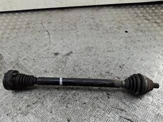 полуось передняя правая (приводной вал, ШРУС) Volkswagen Passat B6 2007, 2.0 л., дизель, МКПП, чёрный, универсал