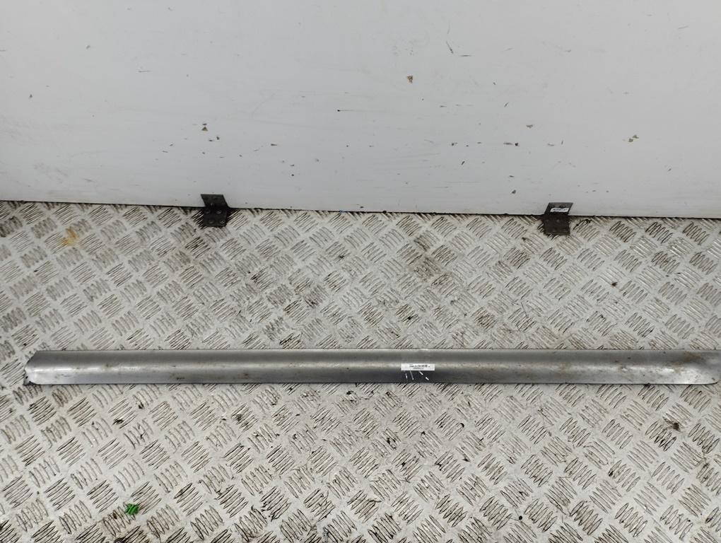 молдинг двери передней правой Audi A6 C5 2003, 2.4 л., бензин, МКПП, серый, универсал
