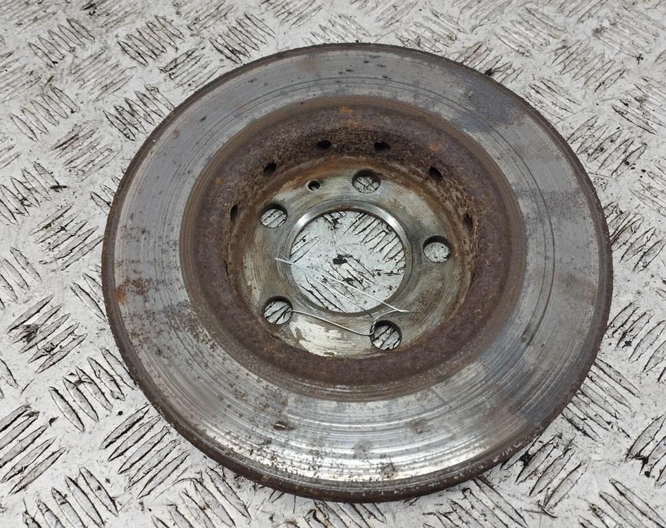 диск тормозной передний Audi A3 8L 2002, 1.6 л., бензин, МКПП, чёрный, хетчбэк 3 дв.