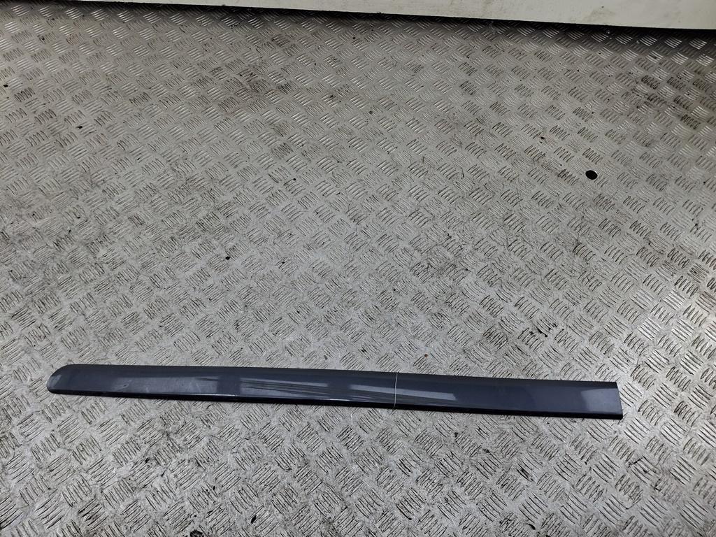 молдинг двери передней левой Opel Zafira B 2006, 1.9 л., дизель, МКПП, чёрный, минивэн, 13137772
