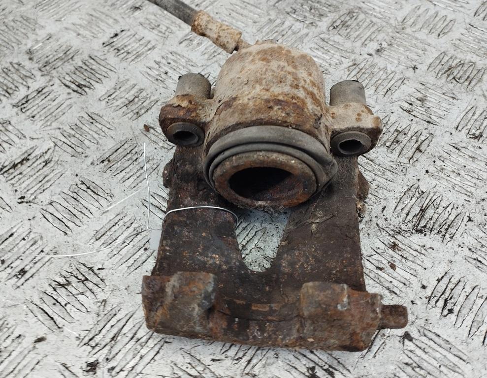 суппорт передний левый Audi A3 8L 2002, 1.6 л., бензин, МКПП, чёрный, хетчбэк 3 дв.
