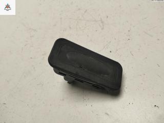 кнопка открытия багажника Renault Scenic 2 поколение [рестайлинг] 2006, 1.6 л., бензин, АКПП, синий, минивэн, 8200076256