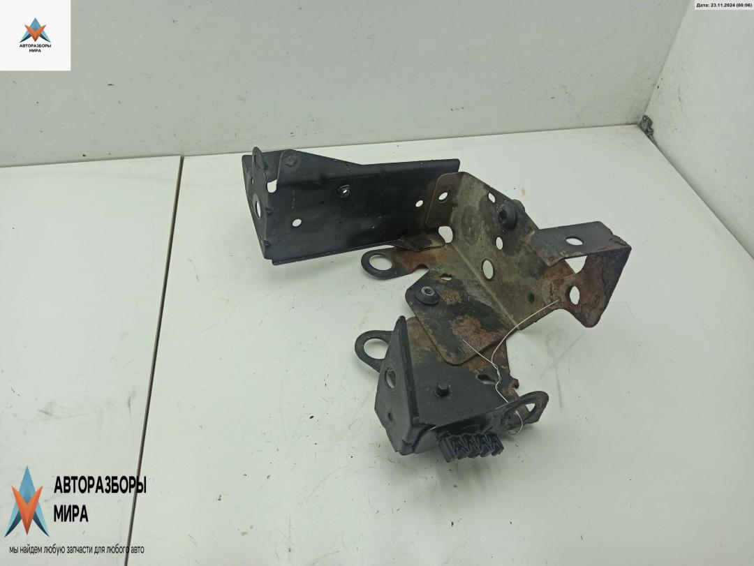 кронштейн (крепление) Renault Laguna 2 поколение 2003, 1.8 л., бензин, МКПП, серый, хетчбэк 5 дв. - фото №1