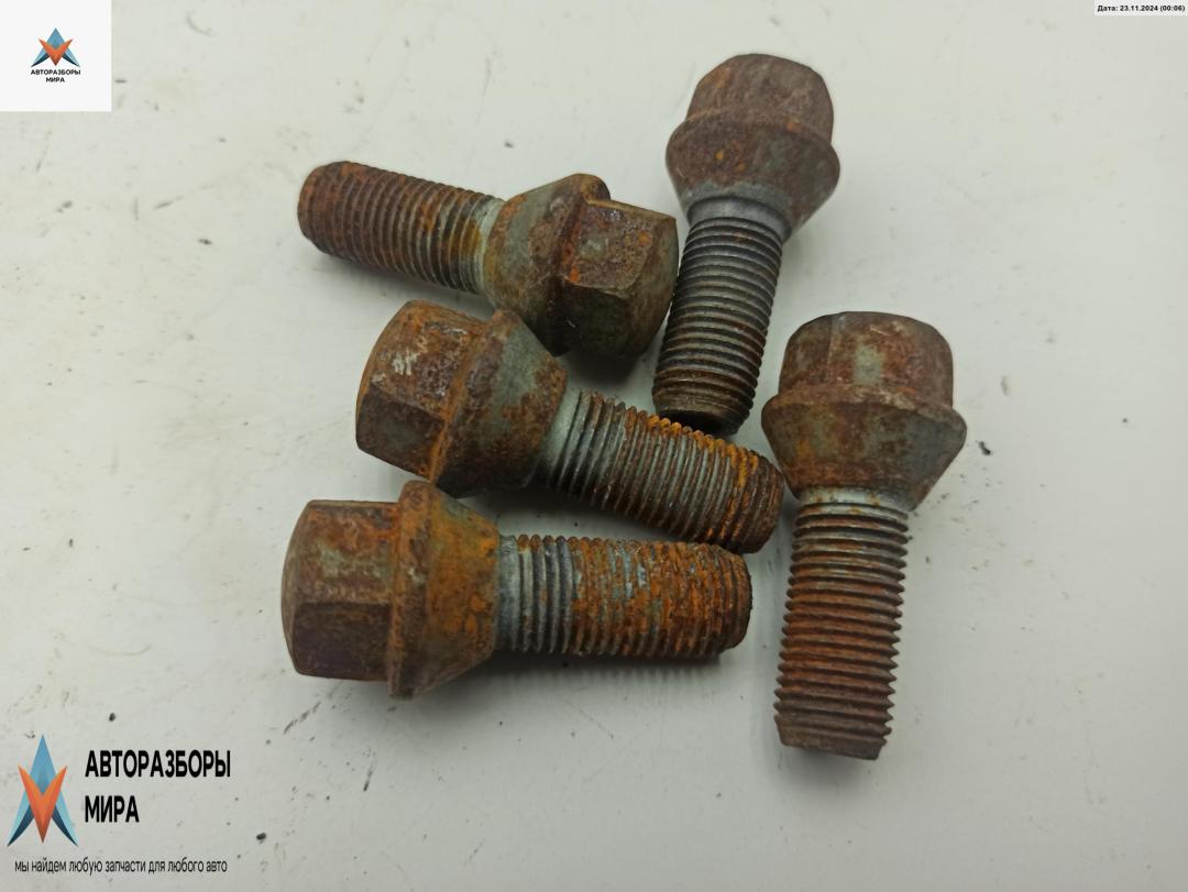 болт колесный Renault Espace 4 поколение 2004, 2.0 л., бензин, МКПП, чёрный, минивэн - фото №1