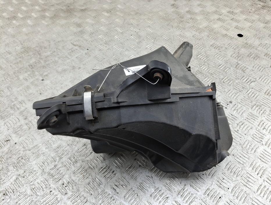 корпус воздушного фильтра BMW 1 E81/E87 2008, 2.0 л., дизель, МКПП, серый, хетчбэк 5 дв., 7797460