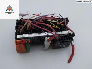 блок предохранителей Renault Megane 1 поколение [рестайлинг] 2002, 1.6 л., бензин, МКПП, серый, хетчбэк 5 дв., 7703497782