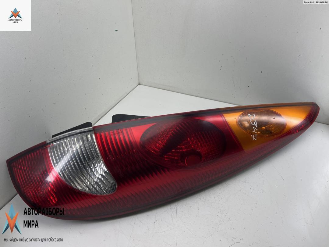 фонарь задний правый Nissan Almera Tino V10 2002, 2.2 л., дизель, МКПП, чёрный, минивэн - фото №1