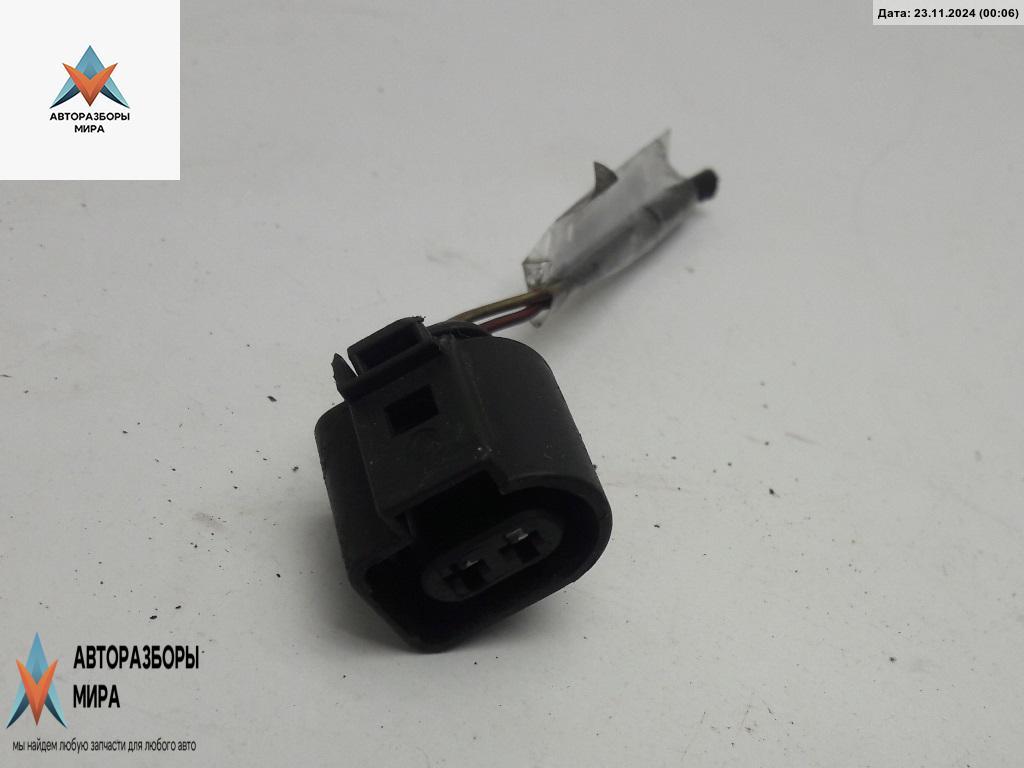 разъем (фишка) проводки Skoda Fabia 2 поколение (5J) 2007, 1.2 л., бензин, МКПП, красный, хетчбэк 5 дв., 1J0973722 - фото №1