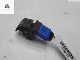 Кнопка открывания лючка топливного бака Volkswagen Golf 5 поколение 2005, 1.4 л., бензин, МКПП, серый, хетчбэк 3 дв., 7L6959933A