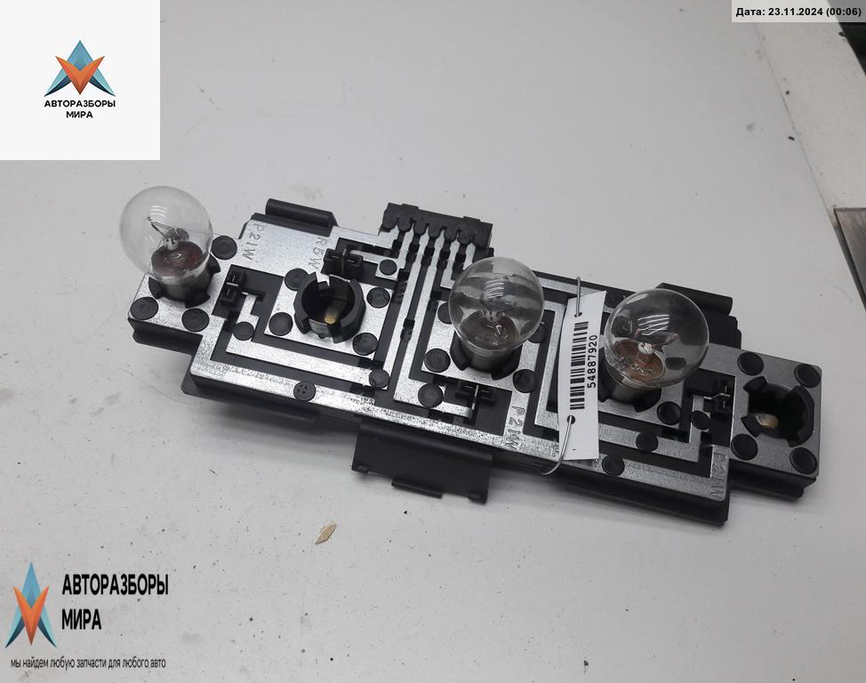 Плата фонаря заднего правого Skoda Octavia mk1 (A4 1U) 2000, 1.6 л., бензин, МКПП, красный, хетчбэк 5 дв., 1U6945257 - фото №1