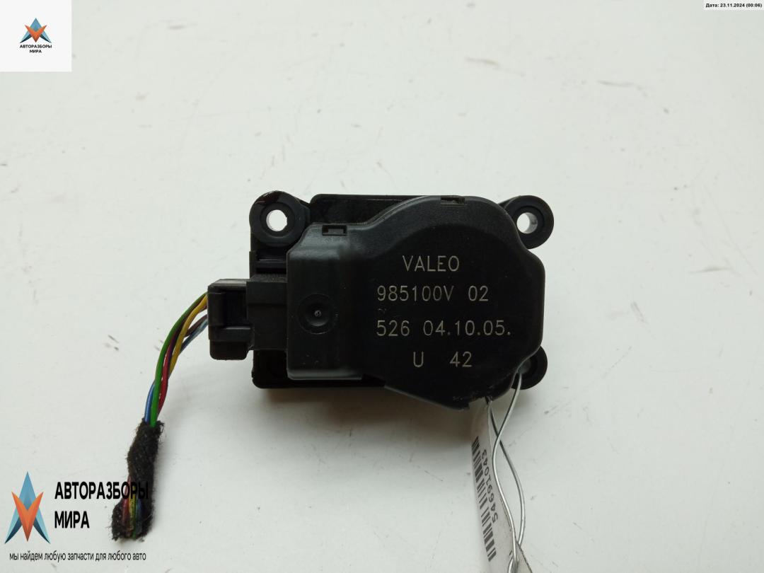 моторчик заслонки печки Fiat Croma 2 поколение 2006, 1.9 л., дизель, АКПП, серый, хетчбэк 5 дв., 985100V - фото №1