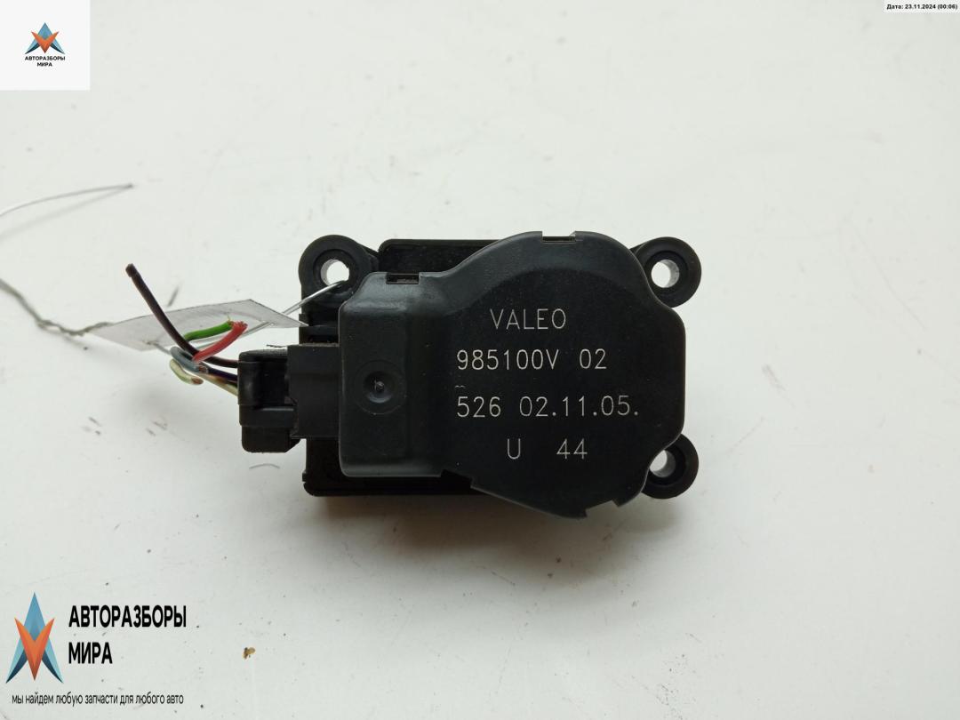 моторчик заслонки печки Fiat Croma 2 поколение 2006, 1.9 л., дизель, АКПП, серый, хетчбэк 5 дв., 985100V - фото №1