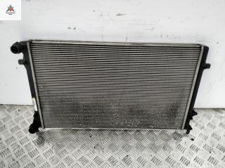 радиатор охлаждения Volkswagen Passat B6 2005, 2.0 л., бензин, МКПП, синий, универсал, 1K0121253AC