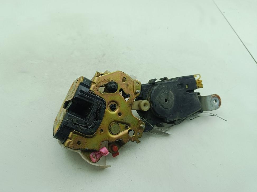 замок двери задней правой Subaru Legacy 3 поколение 2001, 2.0 л., бензин, МКПП, зелёный, универсал - фото №1