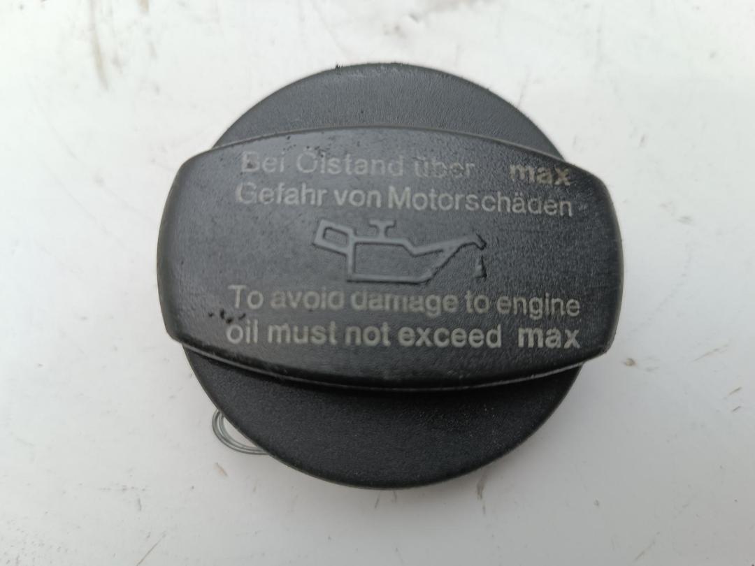 пробка маслозаливная Mercedes-Benz Vaneo W414 2003, 1.7 л., дизель, МКПП, серый, минивэн, 1110130302