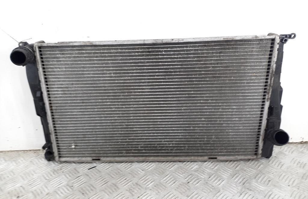 радиатор охлаждения BMW 1 E81/E87 2008, 2.0 л., дизель, МКПП, серый, хетчбэк 5 дв., 7788903