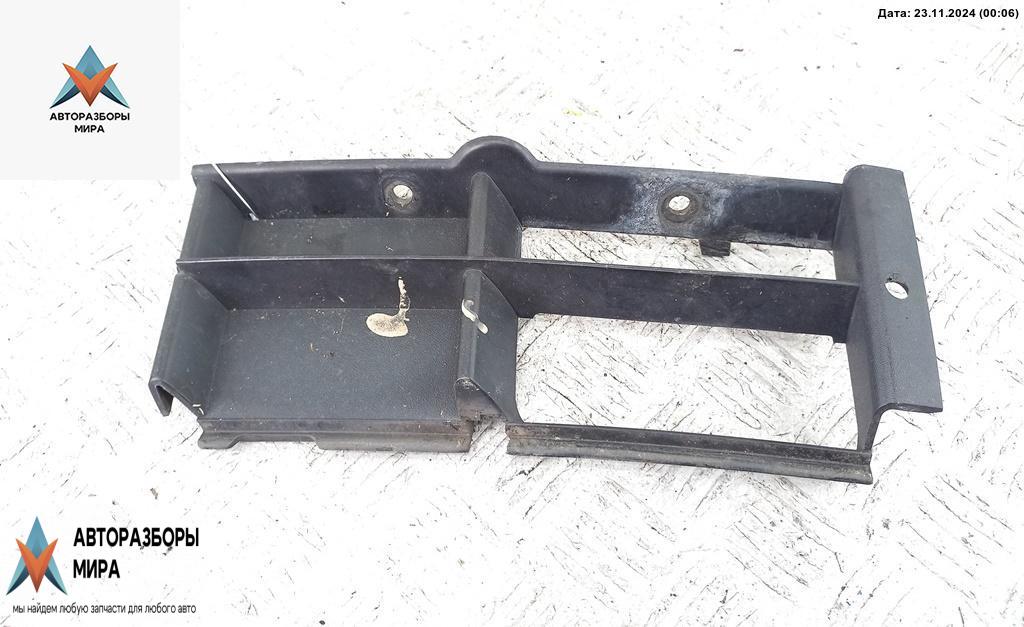 заглушка (решетка) в бампер BMW 5 серия E39 1997, 2.0 л., бензин, МКПП, синий, седан, 8235674 - фото №1