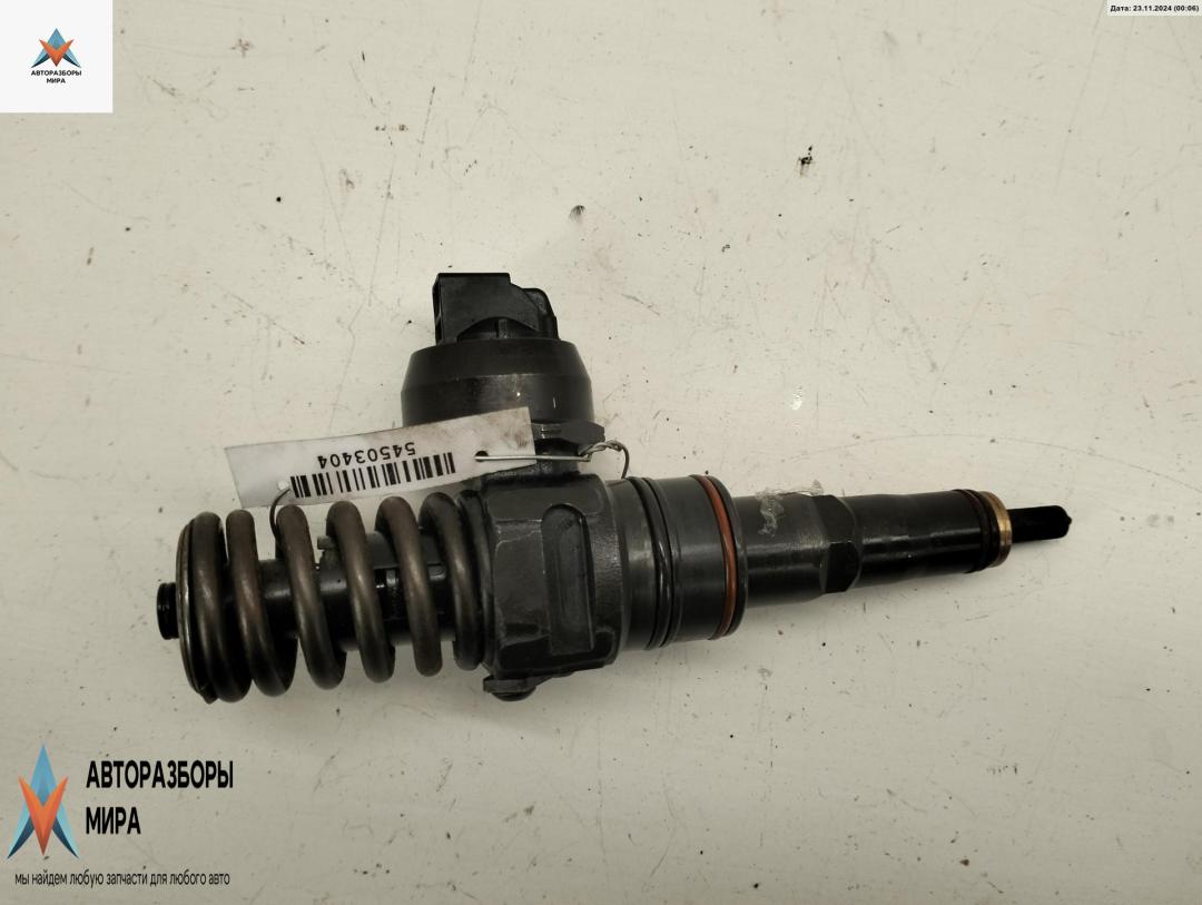 форсунка Volkswagen Golf 4 поколение 2002, 1.9 л., дизель, МКПП, чёрный, хетчбэк 3 дв., 038130073AQ - фото №1